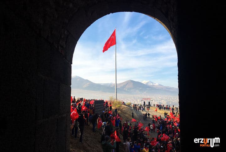 Ruslar Anadolu'yu Ele Geçirmek İçin Erzurum'a Kaç Defa Geldiler?