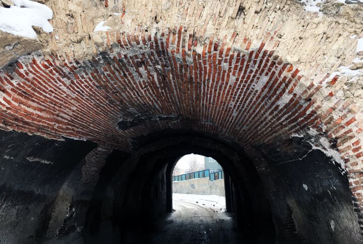 Muhteşem Surlarından Şehrin Dışına Açılan Erzurum Kapıları