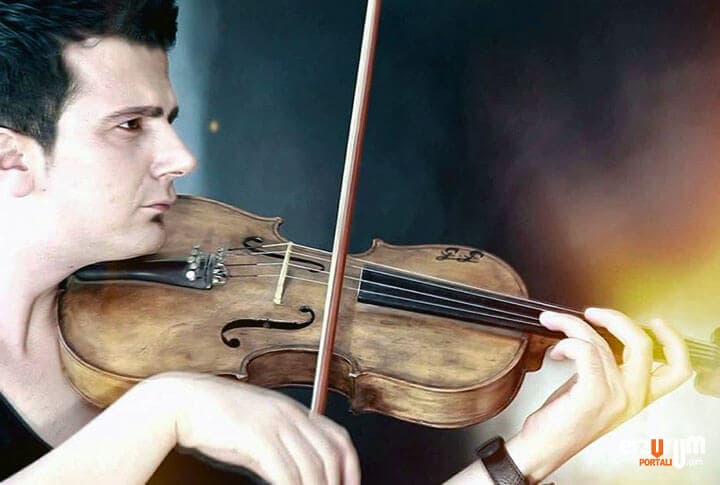 Tuşlu Çalgılar Uzmanı Ses Sanatçısı Erhan Erkal