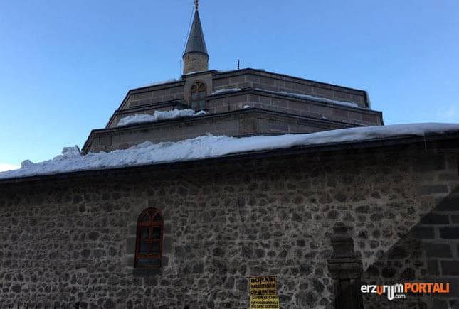 Hacı Cafer'in Türbesinin de Bulunduğu Caferiye Camii