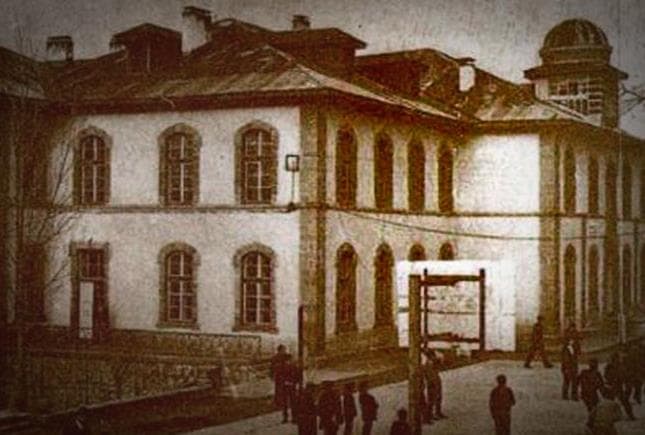 Erzurum Kongre Binasında 1881'de Kurulan Sanasaryan Koleji