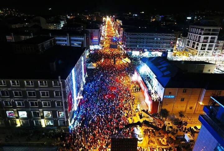 Resimlerle Erzurum'da 15 Temmuz Gecesi!