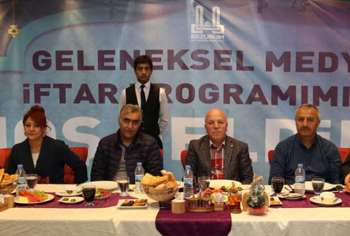 Başkan Sekmen İftarda Gazetecilerle Bir Araya Geldi