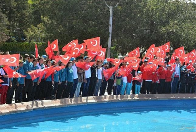 Anadolu'nun Zirvesinde Gençlik Coşkusu