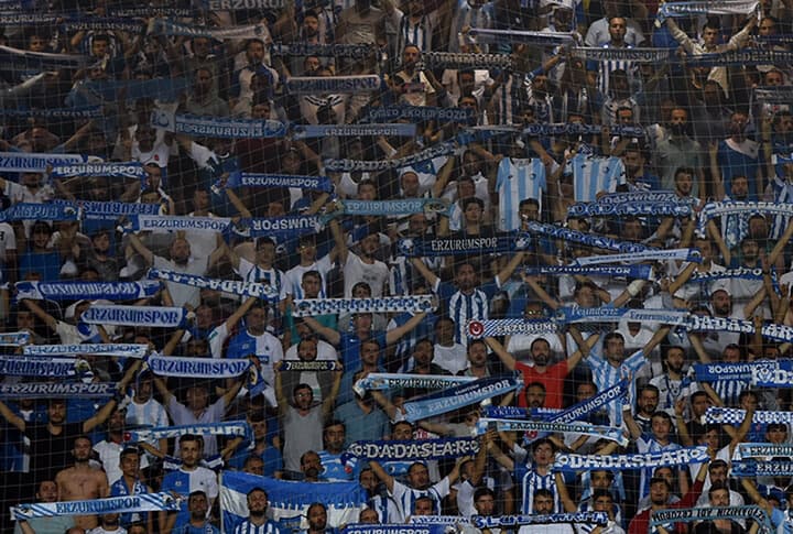 B.B. Erzurumspor, 'Düşme Hattındaki Fenerbahçe' Galibiyeti İle Seri Yakalamak ve Taraftarını Mutlu