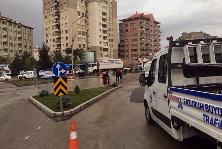 Erzurum'da Trafiğin En Yoğun Olduğu Gez Mahallesi Kuşkay Kavşağında Çalışmalar Başladı!