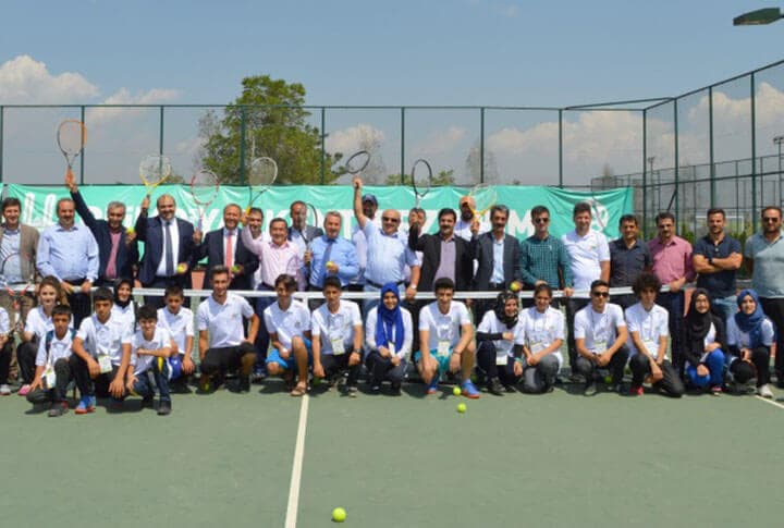 Doğu'da Tenis Rüzgarı