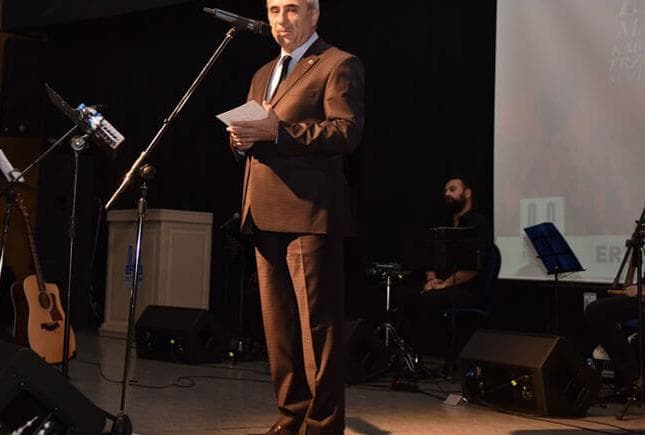 Türk'ün Sarsılmaz İradesini, Vatan ve Bayrak Sevgisi