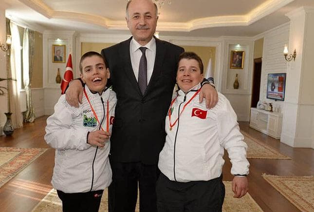 Özel Sporcular Kayak Dünya Şampiyonası'nda Büyük Başarı