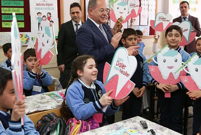 Erzurum'da "Sağlıklı Nesiller İçin Sağlıklı Dişler" Kampanyası