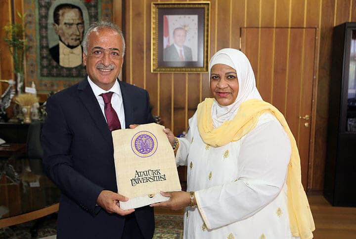 ABD Kültür Ataşesi Williams'ın Atatürk Üniversitesi Ziyareti