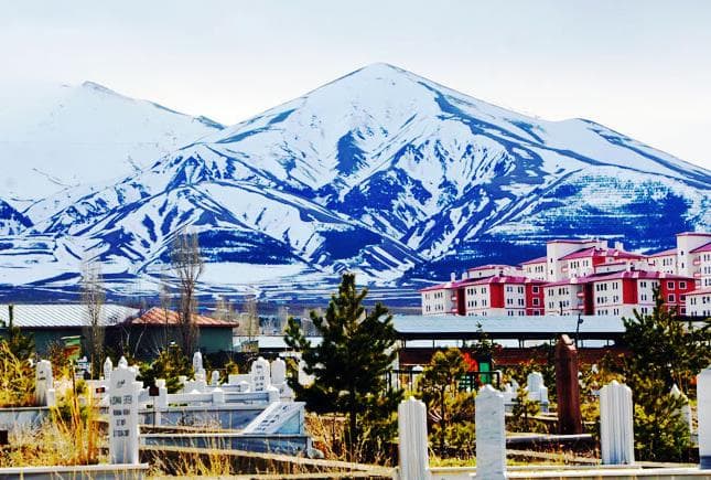 Bir Gün Palandöken Dağından Geçtim, Kat Kat Bulutları Başımla Deldim!