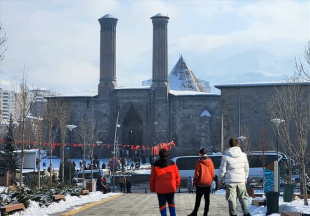 BİLSEM Öğrencilerinden Dijital Öykülerle Erzurum’un Tarihi Projesi Kabul Edildi