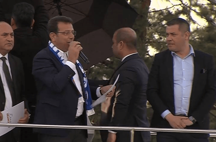 CHP'nin Erzurum Mitinginde Olaylar Çıktı