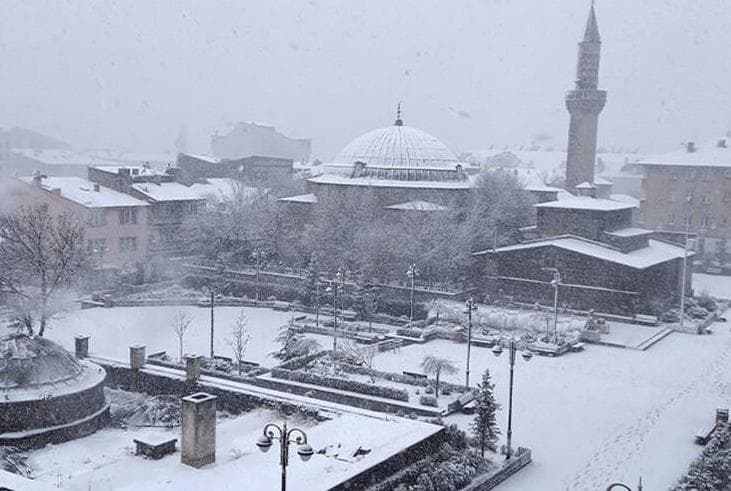 Mevsimin İlk Kar Yağışına ‘Merhaba’ Diyen Erzurum’dan Kareler!