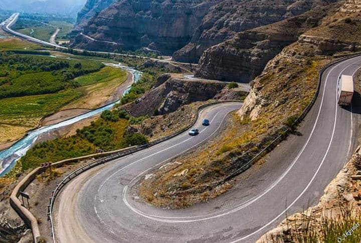 Erzurum'un En Tehlikeli Virajlara Sahip Yolu Pirinkayalar Geçidi