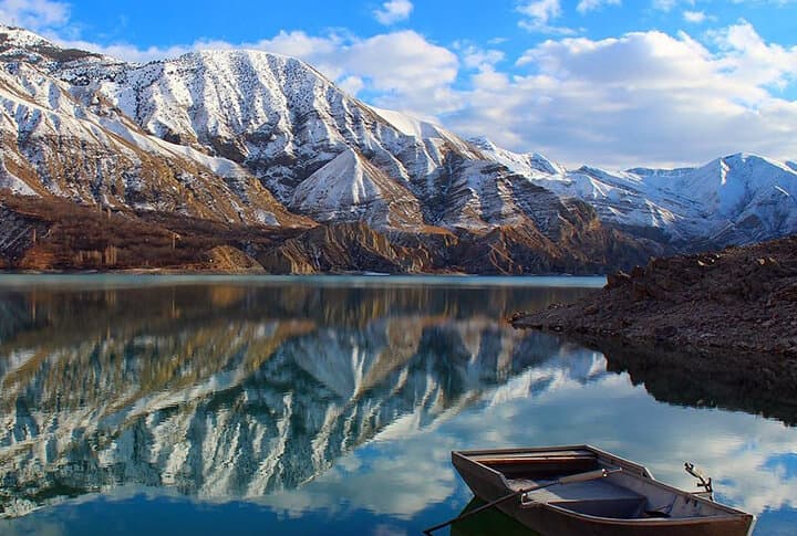 Tortum Gölü Yerli ve Yabancı Turistlere Her Mevsim Farklı Renkler Sunuyor!