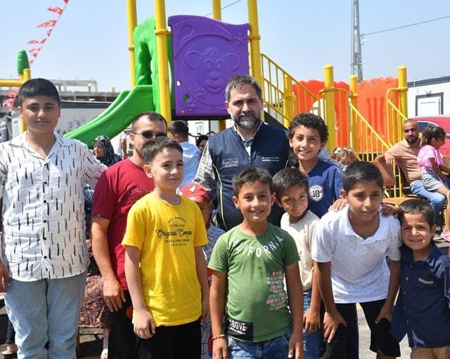 Erzurum Yakutiye Belediye Başkanı Kurban Bayramı'nı Hatay'da Yakutiye Konteyner Kent'te geçirdi