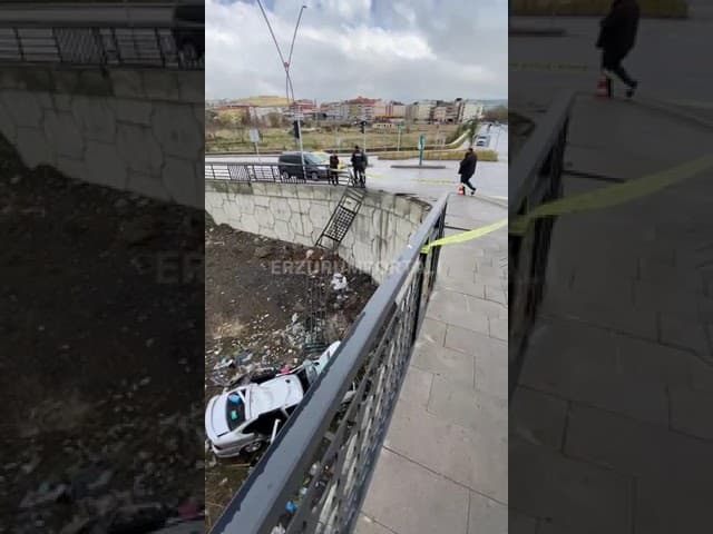 Şükrüpaşa Barış Pınarı Köprüsünde maddi hasarlı trafik kazası