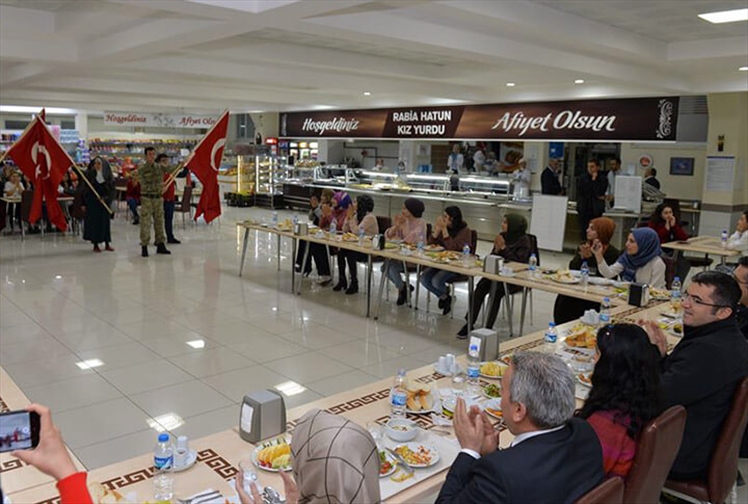 Erzurum Valisi Okay Memiş Yurt Ziyareti