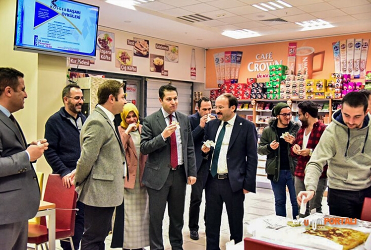Panel Konuşmacısı Anadolu Su Böreği CEO'su Olunca Börek İkramı Kaçınılmaz Oldu!