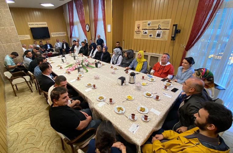 Erzurum Öğretmen Evi Çalışanları Müdürleri Abdullah Nehir'i Uğurladı!