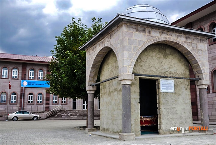 Memi Hocanın Türbesi Öğrencilere Emanet!