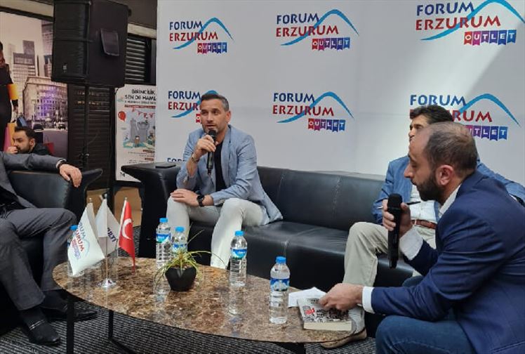 Erzurum'da Söyleşi