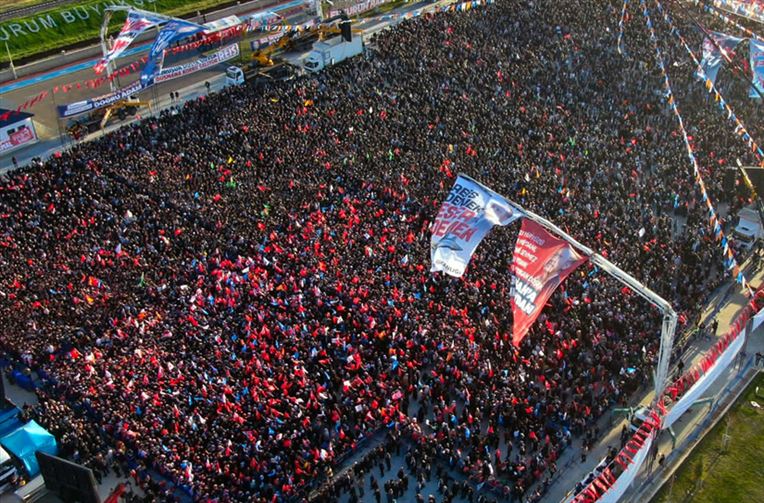 Cumhurbaşkanı Erdoğan'ın Erzurum Mitinginden Notlar