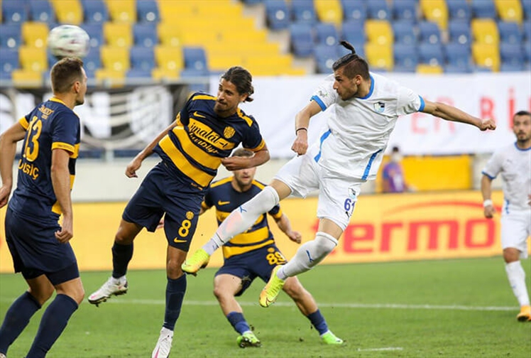 Erzurumspor'da Üzücü Gelişme Ankaragücü Maçının Kahramanı Oltan Sakatlandı!
