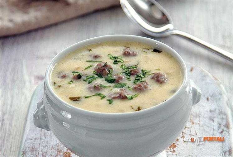 Aşotulu Ayran Aşı Çorbası
