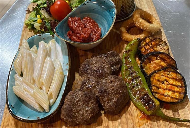 Erzurum Dr Salad Ev Köftesi