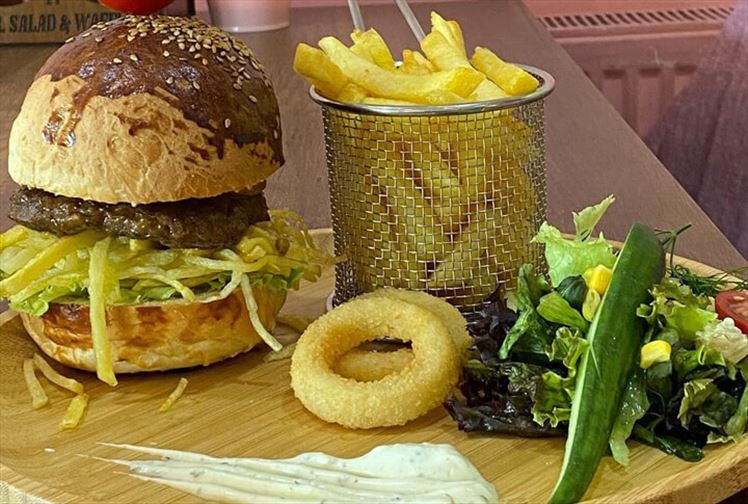 Erzurum Dr Salad Burger