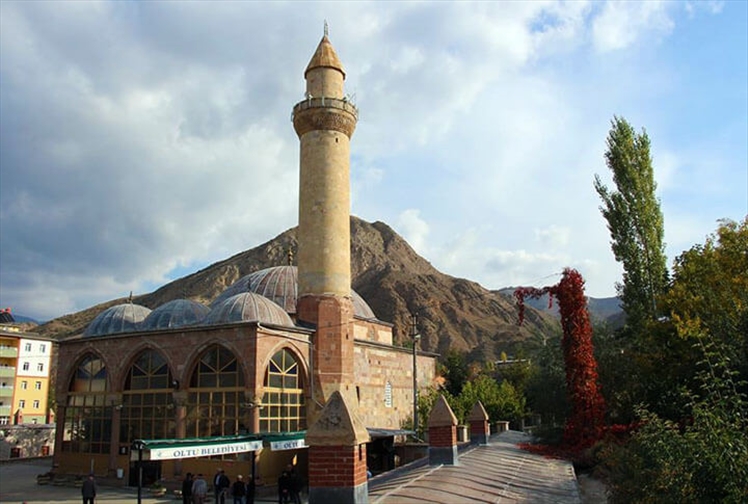 Oltu Aslanpaşa Cami ve Külliyesi