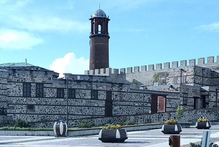 Erzurum'un En Eski Tarihi Eseri Urartular'dan Kalma Erzurum Kalesi