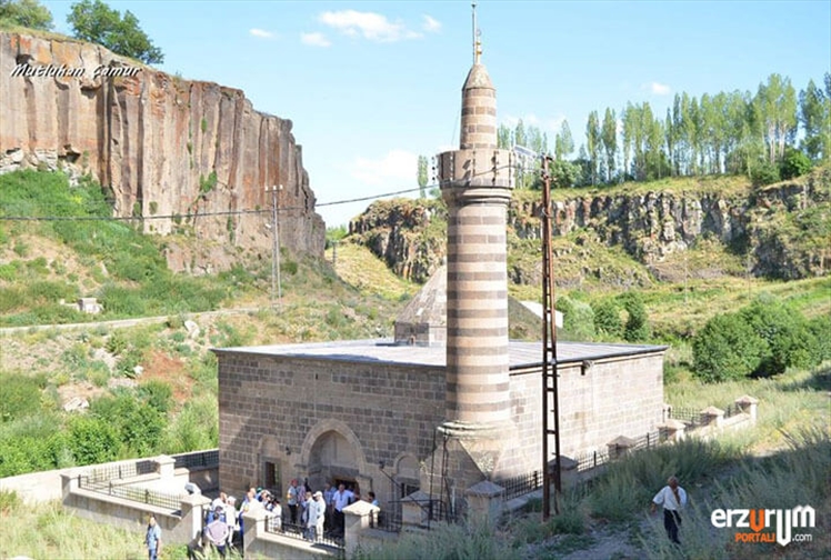 Bozulmamış Doğal Güzelliğiyle Hınıs Kanyonu