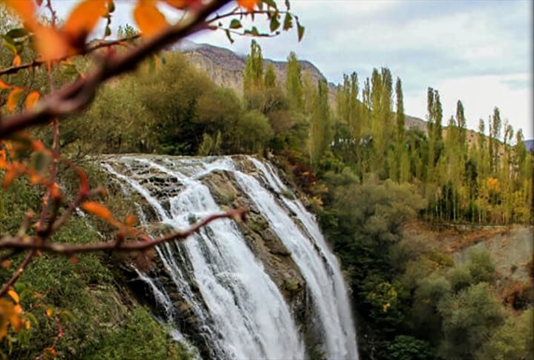 Tortum Şelalesi ve Sonbahar Renklerinin Eşsiz Güzelliği ile 5 Fotoğraf Karesi!
