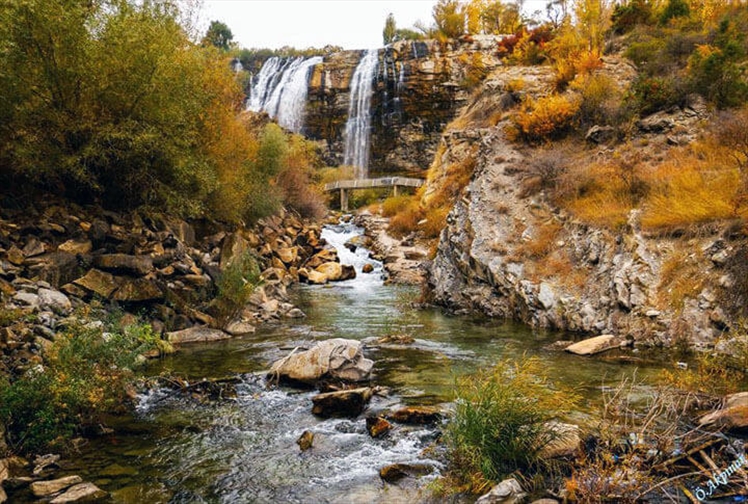 Tortum Şelalesi ve Sonbahar Renkleri