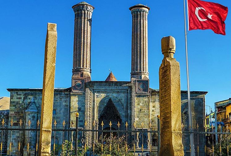 Fotoğraf Sanatçılarının Gözünde Erzurum