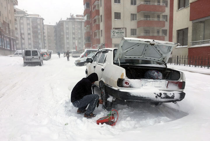 Erzurumda Yoğun Kar Yağışı