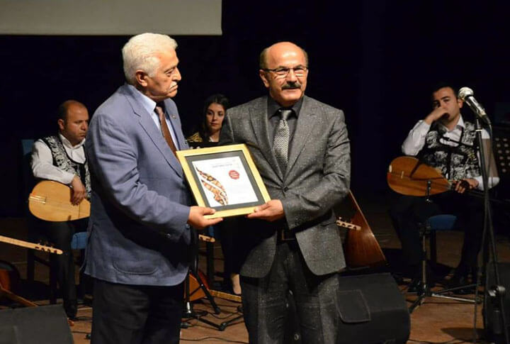 Erzurum Türkülerini TRT Arşivine Kazandıran Kenan Tuna'ya Halk Bilimi Ödülü