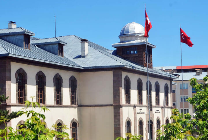 Cumhuriyetin Temellerinin Atıldığı Erzurum Kongre Binası!