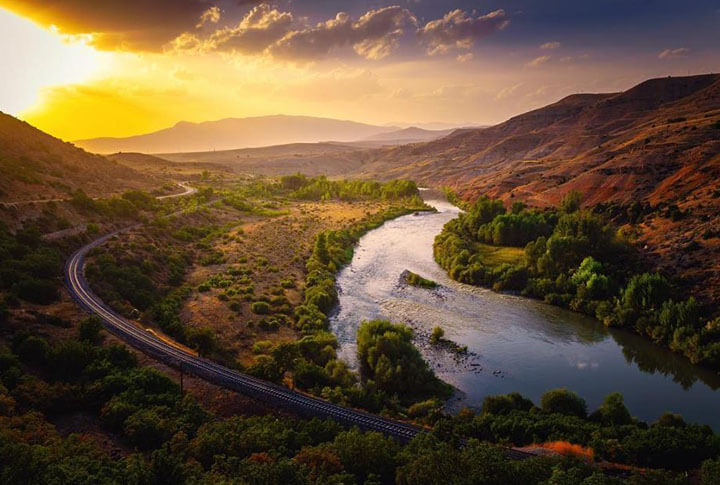 Fırat'ın Başlangıcı Erzurum Dumlu Dağından Doğan Karasu Nehri!