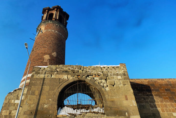 Erzurum Kalesinin Eski Kapısı Neden Kapatıldı? Kırk Şehitler Rivayetleri