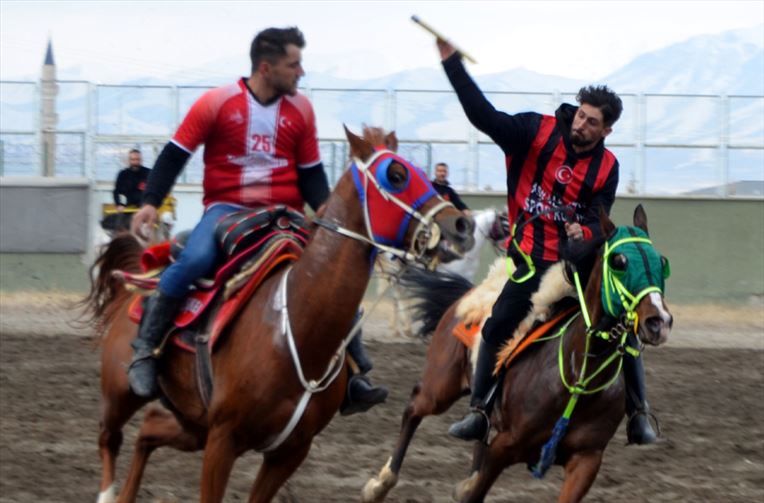 Cirit Oyunu Fotoğrafları ve Cirit Oyunu Nasıl Oynanır
