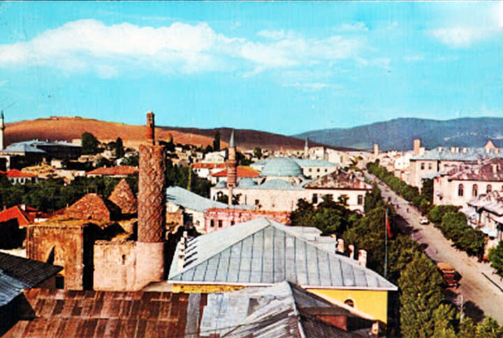 Orijinal Resimleriyle Eski Erzurum Kartpostalları ve Posta Tebrik Kartları