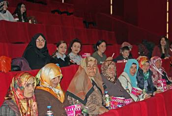 Erzurumlu Çiftçi Kadınlar Hem Öğreniyor Hem Eğleniyor