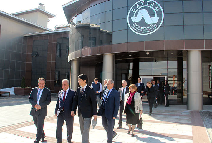 Hitachi, Tıbbi Malzemeler Konusunda Erzurum'a Yatırım Yapmayı Düşünüyor