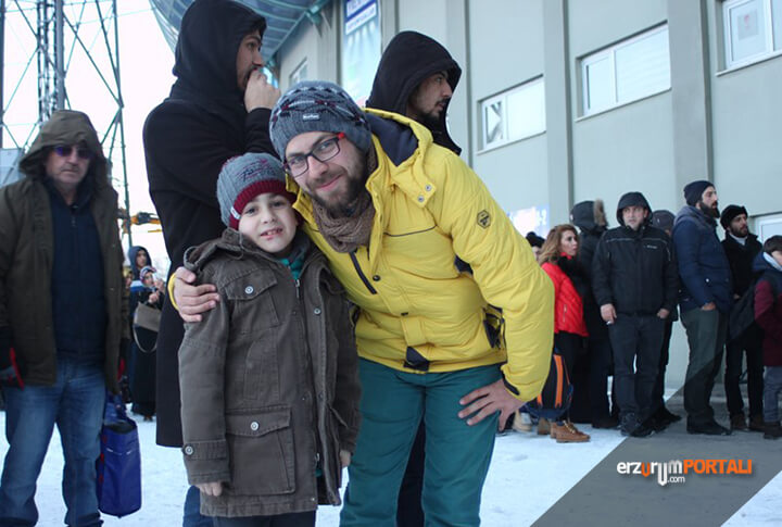 Erzurumlular Soğuk Havaya Rağmen EYOF Açılışında