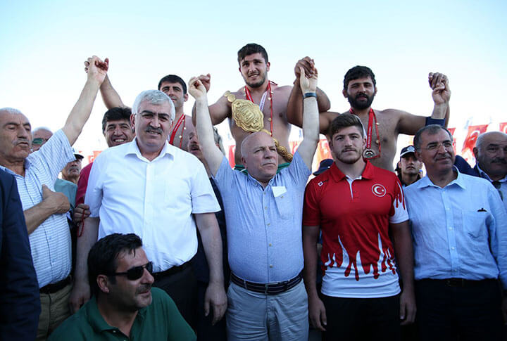 Erzurumda Altın Kemerin Şampiyonları!